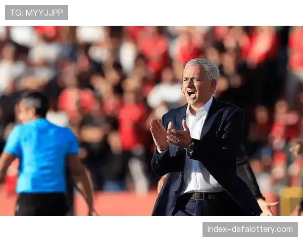 穆里尼奥执教本菲卡后，球队战术纪律性明显提升