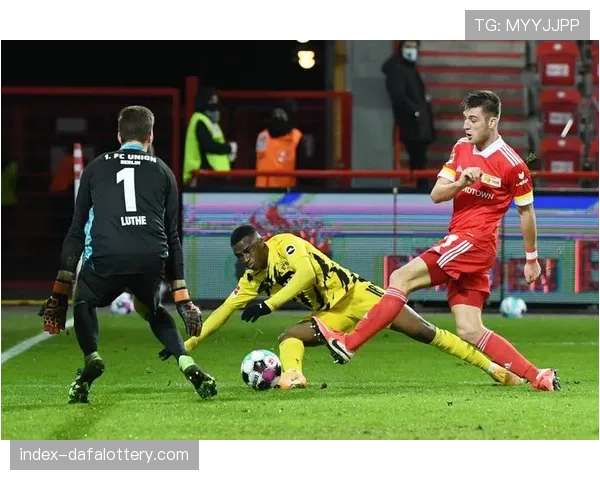 德甲多队采用四后卫切换五后卫防守体系