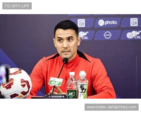 深圳新鹏城周定洋反戈旧主，中场拦截成限制蓉城推进关键环节